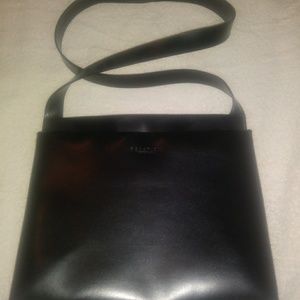 Kenneth Cole Reaction Off Shoulder Bag Black